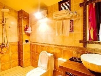 Lijiang Encounter Days Inn Екстер'єр фото